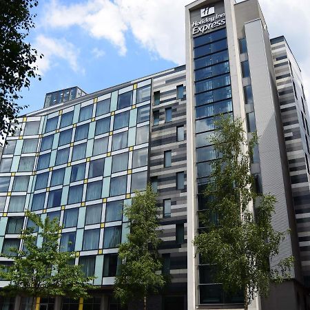 Holiday Inn Express Manchester City Centre Arena By Ihg Exterior photo