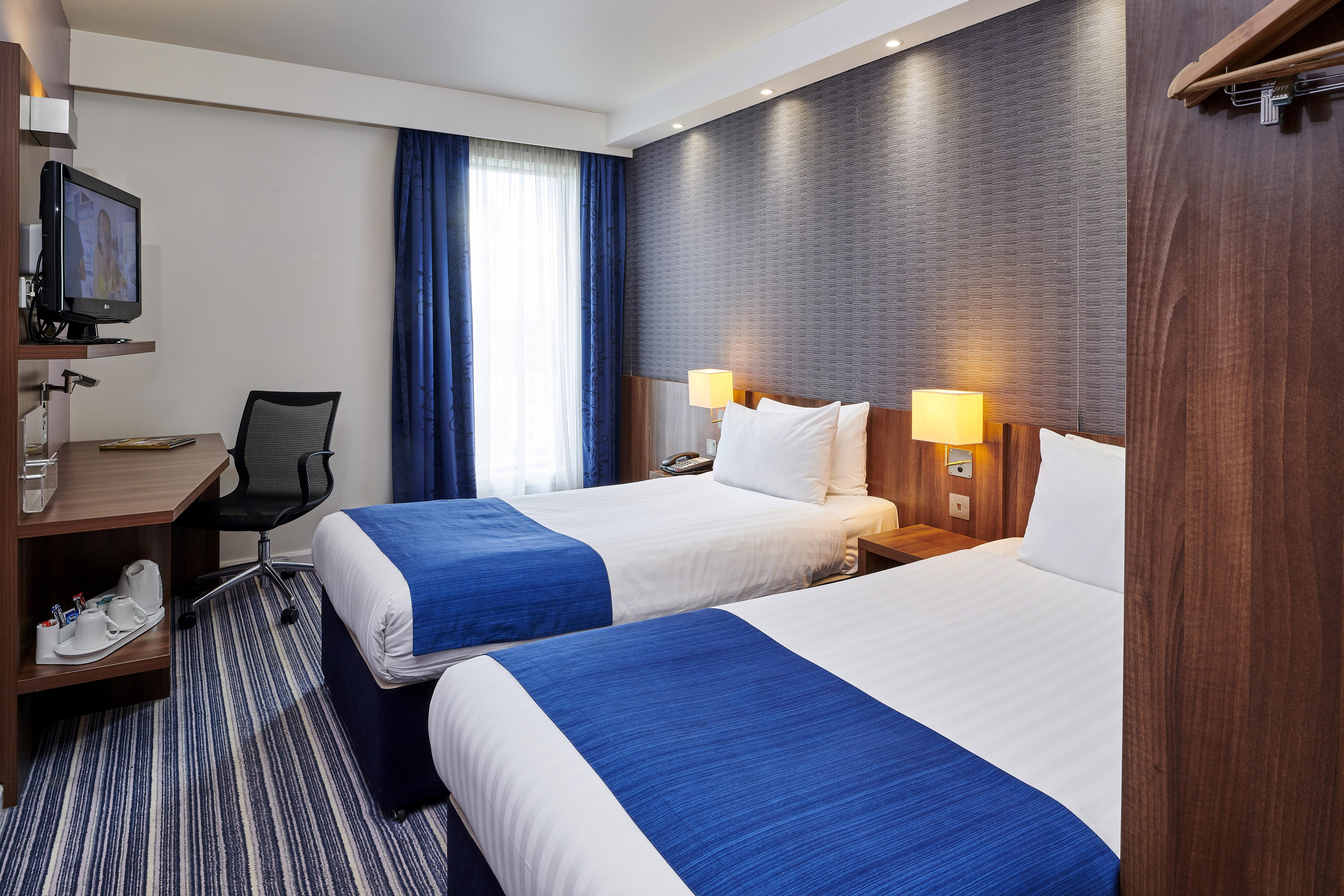 Holiday Inn Express Manchester City Centre Arena By Ihg Exterior photo