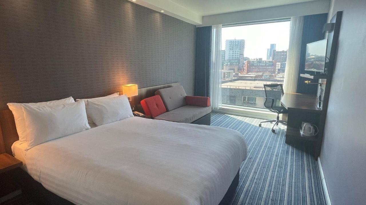 Holiday Inn Express Manchester City Centre Arena By Ihg Exterior photo