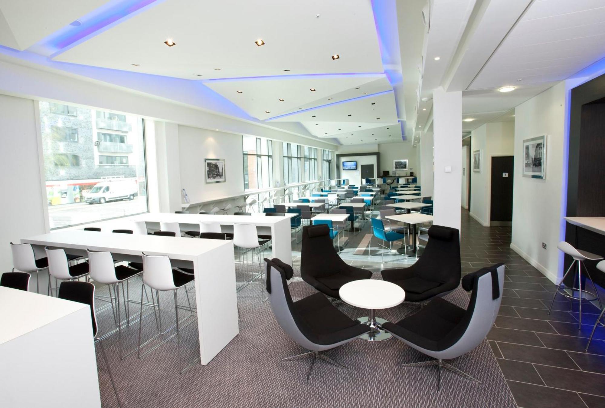 Holiday Inn Express Manchester City Centre Arena By Ihg Exterior photo