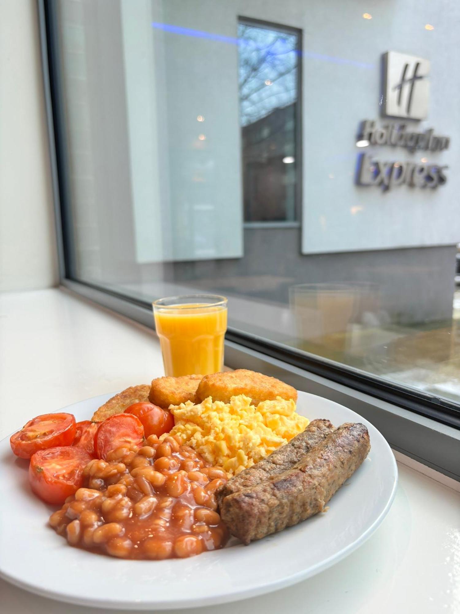 Holiday Inn Express Manchester City Centre Arena By Ihg Exterior photo