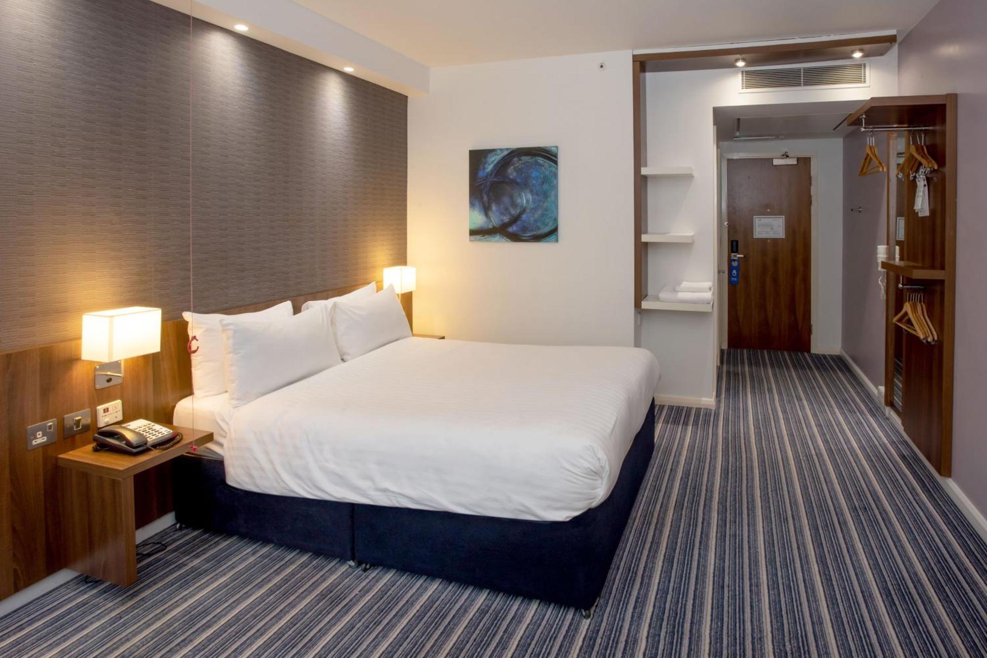 Holiday Inn Express Manchester City Centre Arena By Ihg Exterior photo