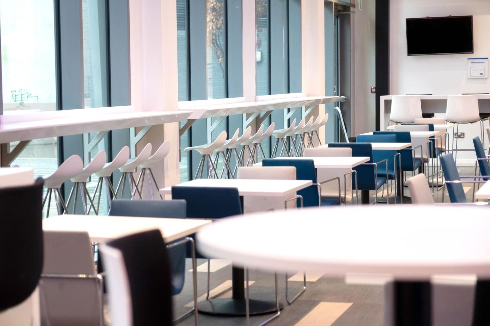 Holiday Inn Express Manchester City Centre Arena By Ihg Exterior photo