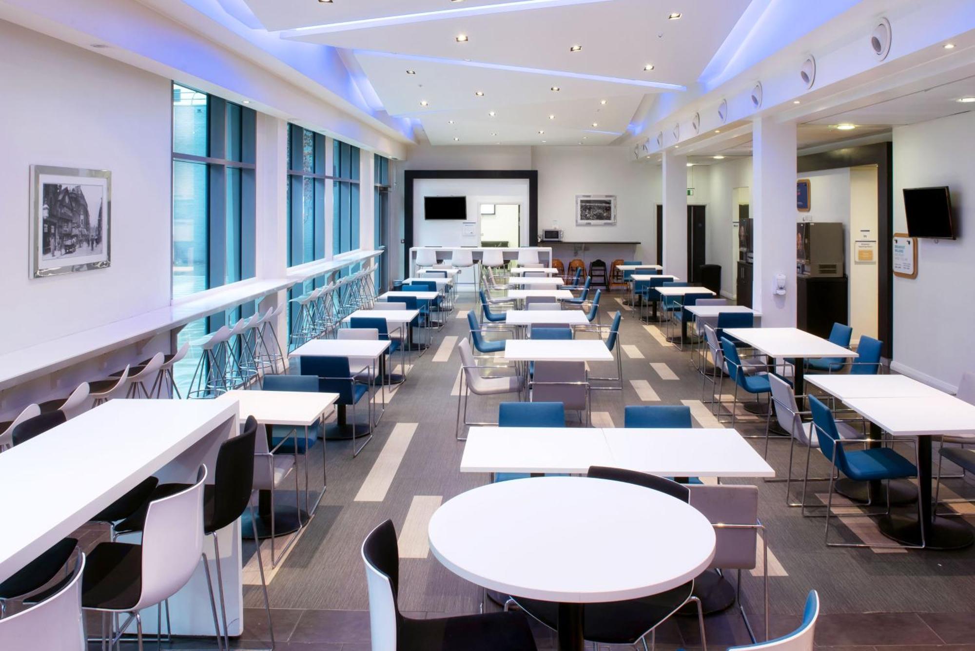 Holiday Inn Express Manchester City Centre Arena By Ihg Exterior photo